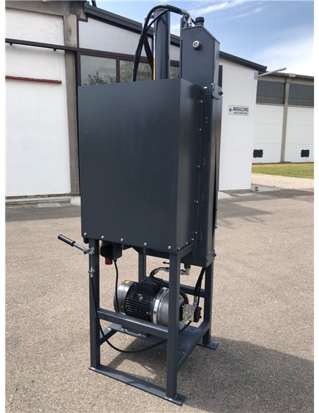 Macchina Pressatrice per motori elettrici e utilizzi simili